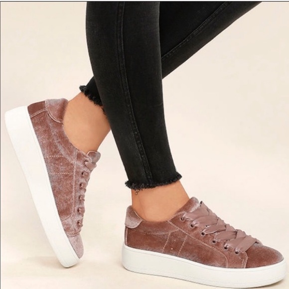 STEVE MADDEN VELVET SNEAKERS - Picture 1 of 4